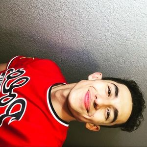 Meet your Posher, Javier